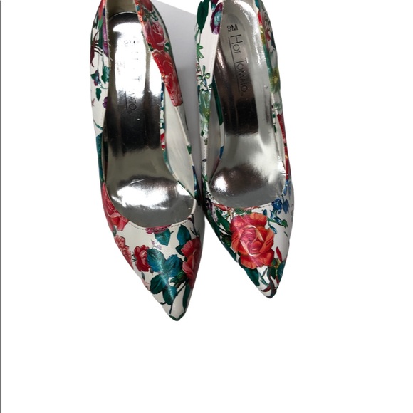 Floral 4.5 inch Heels. This is now a CLEARANCE ITEM. - Picture 3 of 5